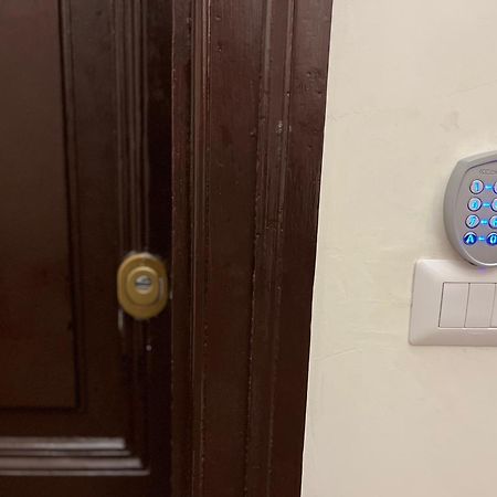 Residenza Santi Ai Monti Apartment Рим Екстериор снимка