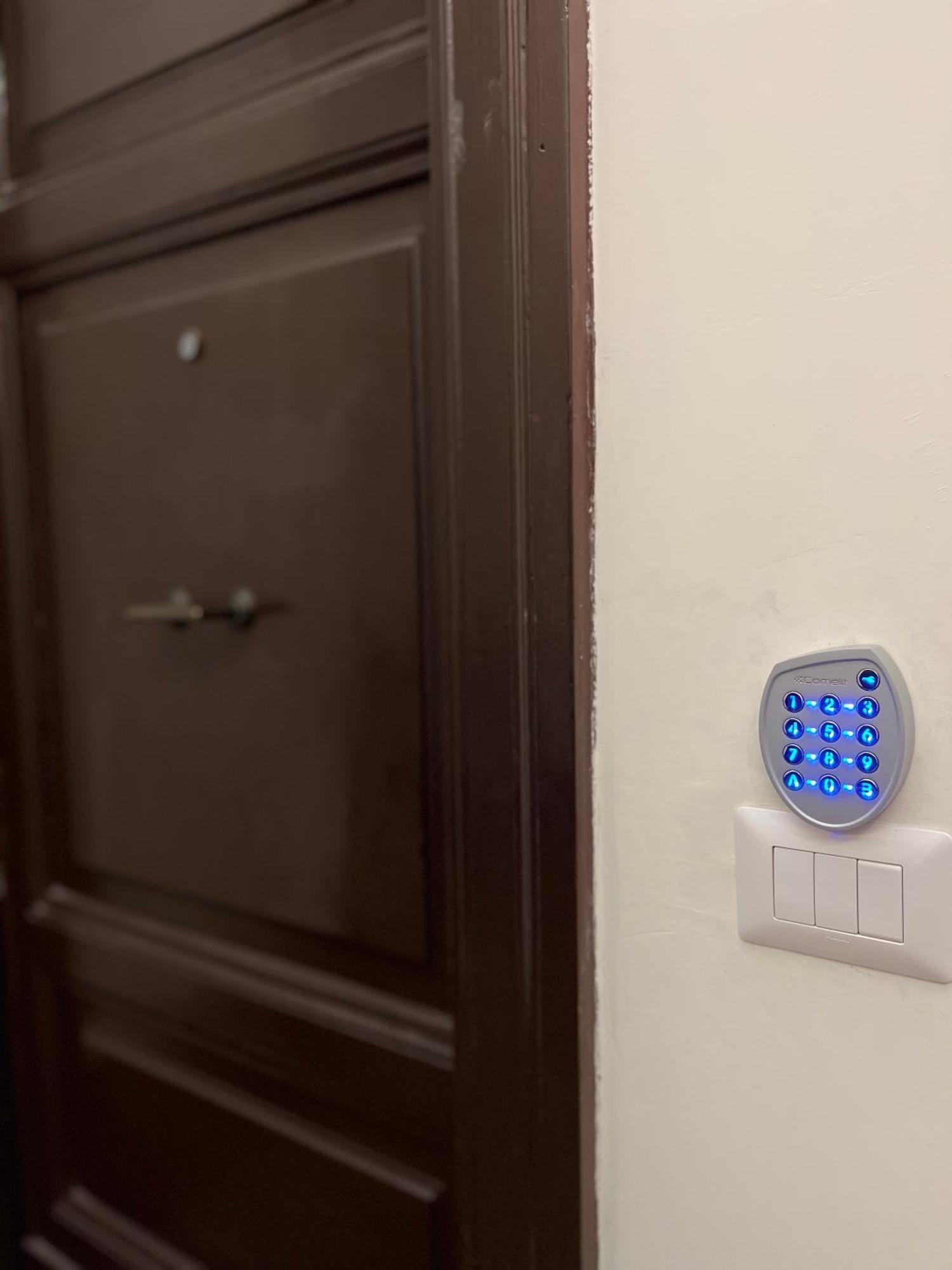 Residenza Santi Ai Monti Apartment Рим Екстериор снимка