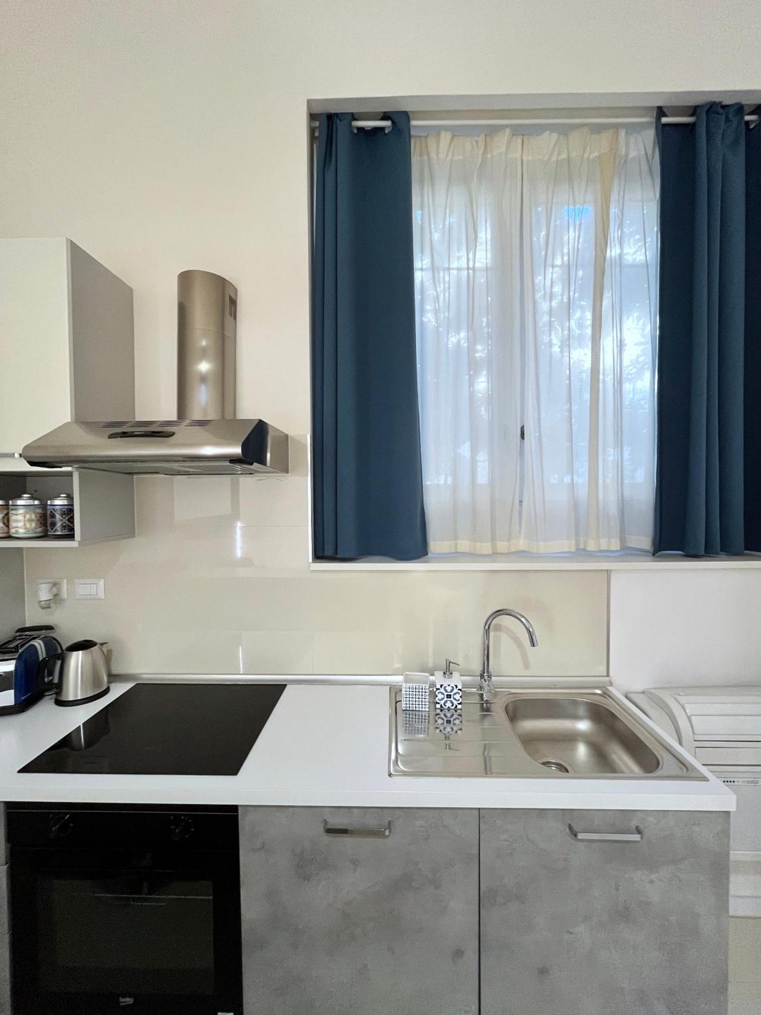 Residenza Santi Ai Monti Apartment Рим Екстериор снимка
